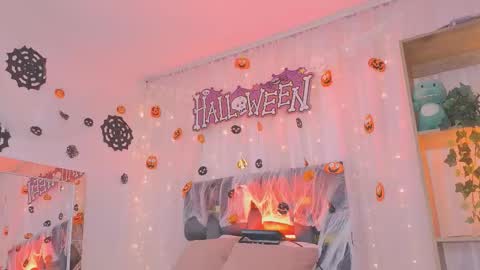 Snapshot of anitaglow chatting on 10.31.25 anitaglow online show from 10.31.25