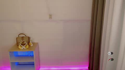 Snapshot of anitaguen chatting on 02.02.25 anita online show from 02.02.25