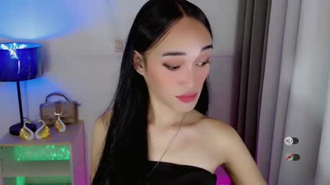 Snapshot of anitaguen chatting on 02.04.25 anita online show from 02.04.25