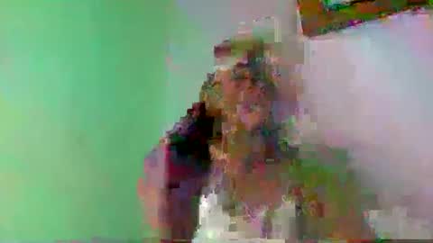 Snapshot of anitah01 chatting on 01.08.25 anitah01 online show from 01.08.25