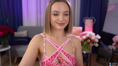 Im Anita thumb up me please its important online show from 03.09.26