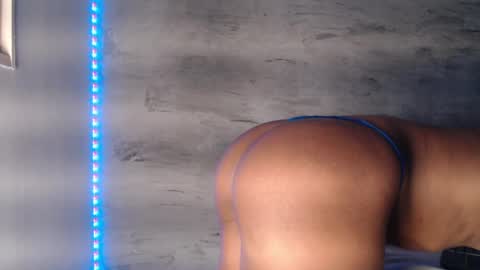 Hello My name is NaiaraPv is OPEN online show from 03.04.25