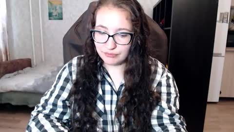 Snapshot of ankey_rayah chatting on 09.12.25 Nameless online show from 09.12.25