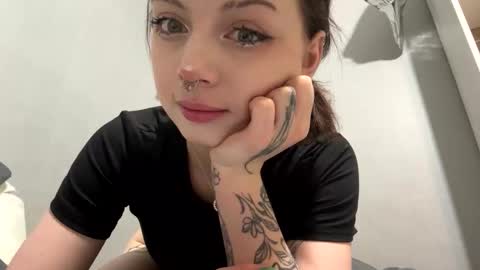 AnmiXHot online show from 10.24.25