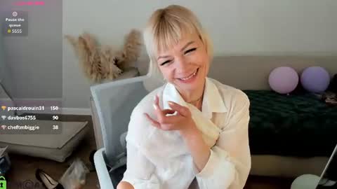 Snapshot of ann_annise chatting on 07.05.26 ann_annise online show from 07.05.26