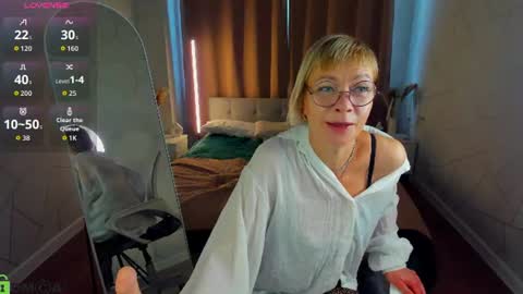 Snapshot of ann_annise chatting on 07.23.26 ann_annise online show from 07.23.26