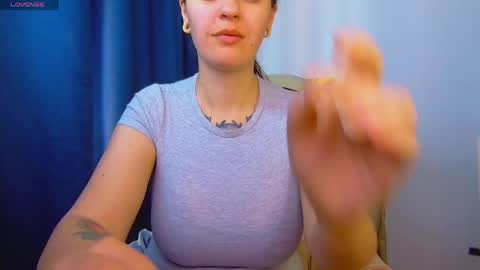 Snapshot of ann_mikele chatting on 05.27.26 Ann online show from 05.27.26