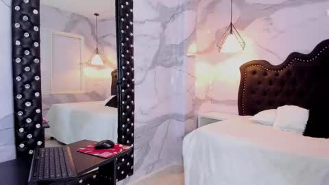 Snapshot of anna2809 chatting on 11.10.25 Ana online show from 11.10.25