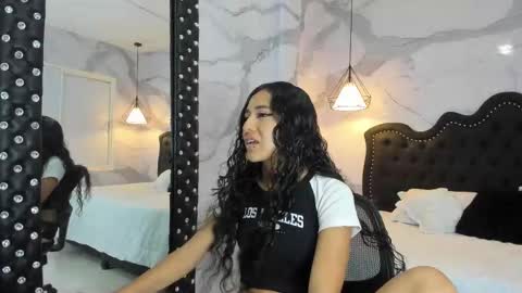 Snapshot of anna2809 chatting on 11.19.25 Ana online show from 11.19.25