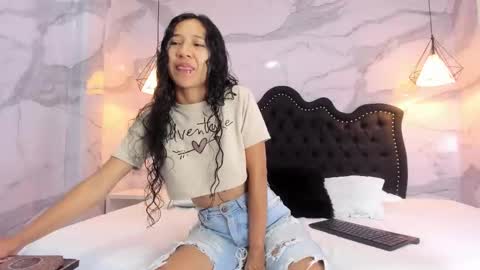 Snapshot of anna2809 chatting on 11.30.25 Ana online show from 11.30.25