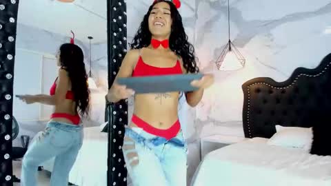 Snapshot of anna2809 chatting on 12.05.25 Ana online show from 12.05.25