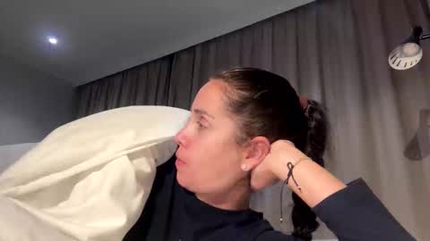 Anna online show from 11.04.25