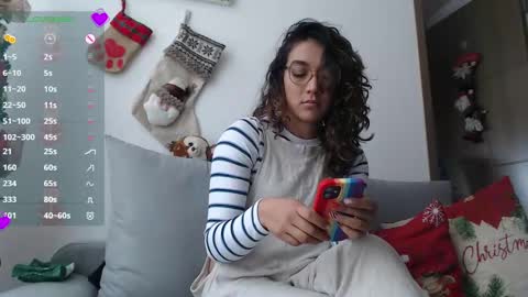 Snapshot of anna_dlove_cam chatting on 12.23.24 Anna online show from 12.23.24