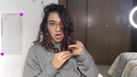 Snapshot of anna_dlove_cam chatting on 01.22.25 Anna online show from 01.22.25