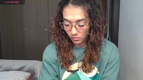 Snapshot of anna_dlove_cam chatting on 10.01.25 Anna online show from 10.01.25