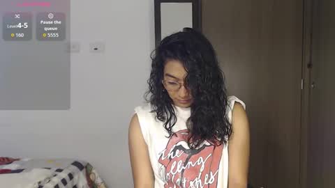 Snapshot of anna_dlove_cam chatting on 12.03.25 Anna online show from 12.03.25