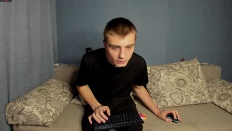 Snapshot of anna_jason chatting on 12.08.24 Fansly Jason sweet ass online show from 12.08.24