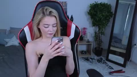 Anna online show from 07.22.26