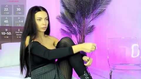 Snapshot of anna_nobel chatting on 11.21.25 anna_nobel online show from 11.21.25