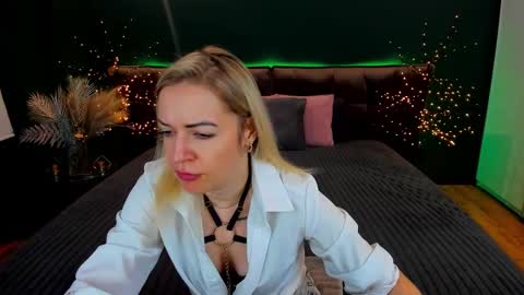 anna_snow9 online show from 09.15.25