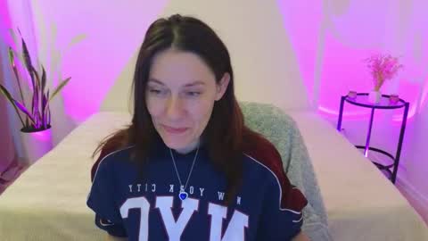 Snapshot of annaabels chatting on 11.28.25 annaabels online show from 11.28.25