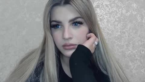 Snapshot of annabeth01 chatting on 11.11.25 annabeth01 online show from 11.11.25