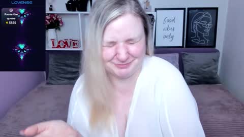 AnnaCherri online show from 10.21.25