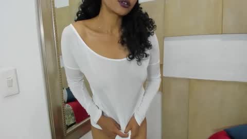 Anna online show from 10.15.25