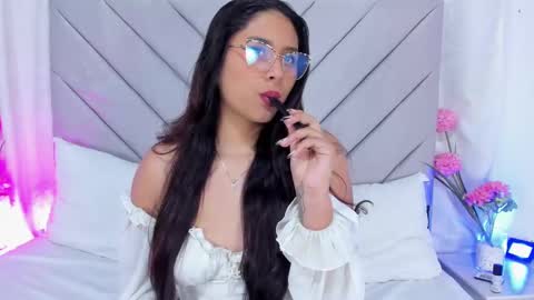 Snapshot of annaqueen_ chatting on 12.26.24 Anna online show from 12.26.24