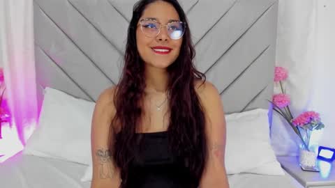 Snapshot of annaqueen_ chatting on 12.27.24 Anna online show from 12.27.24