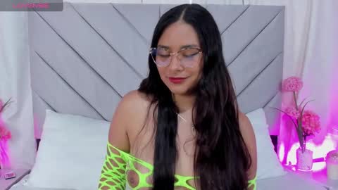 Snapshot of annaqueen_ chatting on 01.09.25 Anna online show from 01.09.25