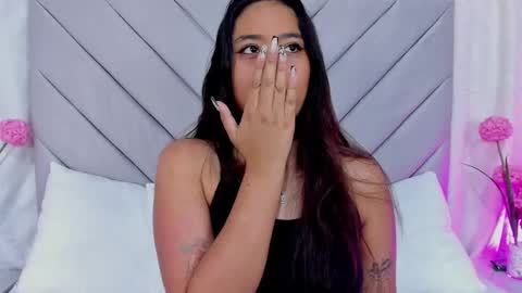 Snapshot of annaqueen_ chatting on 01.15.25 Anna online show from 01.15.25