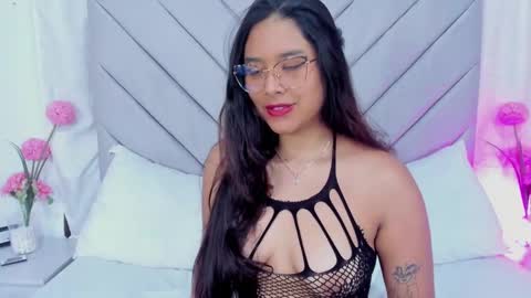 Snapshot of annaqueen_ chatting on 01.20.25 Anna online show from 01.20.25