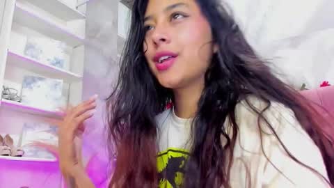 Snapshot of annaqueen_ chatting on 11.04.25 Anna online show from 11.04.25