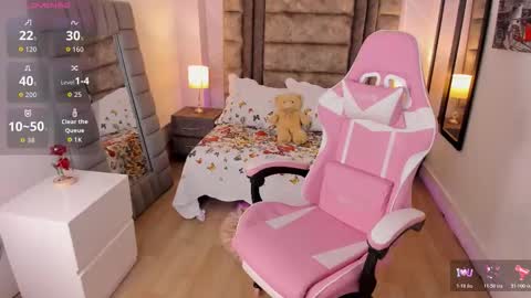 Snapshot of annaswift_ chatting on 11.26.25 Anna online show from 11.26.25