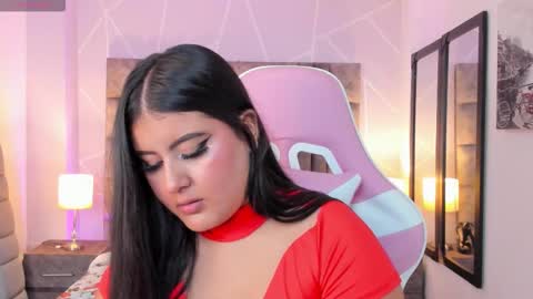 Snapshot of annaswift_ chatting on 12.18.25 Anna online show from 12.18.25