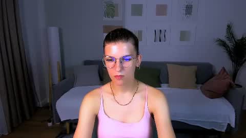 Snapshot of annathorne chatting on 06.22.26 Im Anna online show from 06.22.26