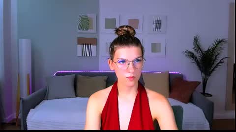 Snapshot of annathorne chatting on 06.25.26 Im Anna online show from 06.25.26