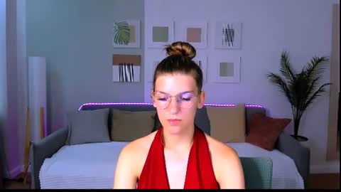Snapshot of annathorne chatting on 06.25.26 Im Anna online show from 06.25.26