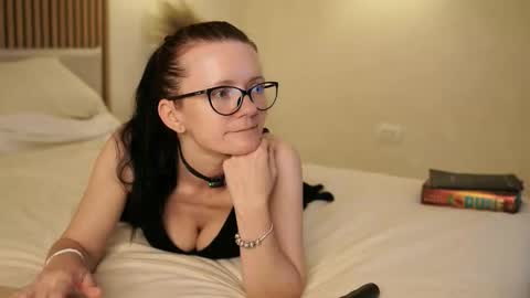 Anna June online show from 06.05.26