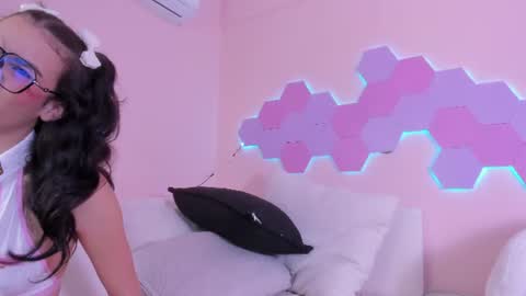 anne_millerr online show from 06.15.26