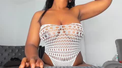 Snapshot of annebullocks chatting on 02.21.25 Annie online show from 02.21.25