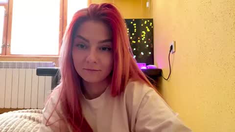 Snapshot of annellemaccarone chatting on 03.25.26 Kira online show from 03.25.26