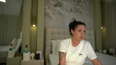Anne Rey online show from 06.30.26