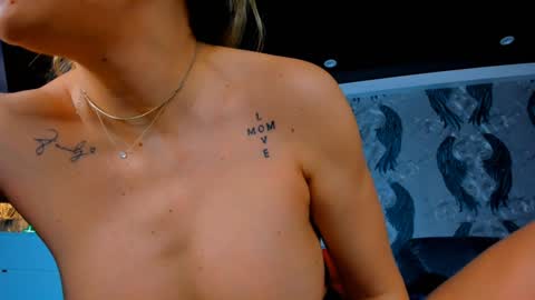 Snapshot of anneswhite chatting on 12.31.24 Ana online show from 12.31.24