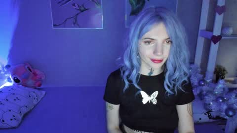 Snapshot of annetenet chatting on 12.19.24 Annet online show from 12.19.24