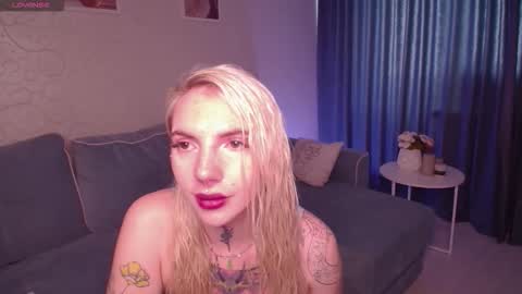 Snapshot of annetenet chatting on 09.14.25 Annet online show from 09.14.25