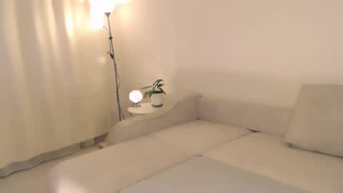 Snapshot of annett chatting on 09.21.25 Annett online show from 09.21.25