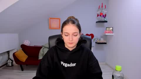 annewilsonn online show from 02.12.26