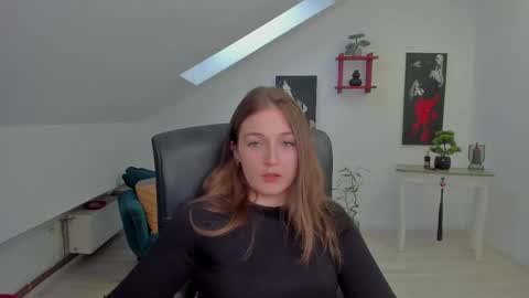 annewilsonn online show from 05.05.26